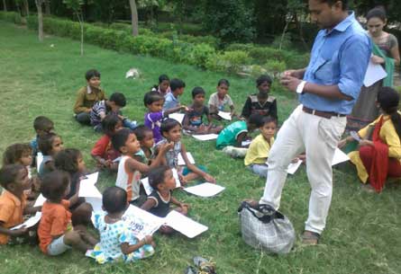 Painting workshop organised for kids in Indirapuram Ghaziabad held on 28-May-2016